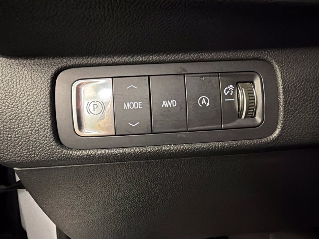 Used 2024 Chevrolet Traverse Z71 AWD/4WD image 24