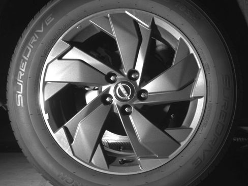 Used 2025 Nissan Rogue SV FWD image 18