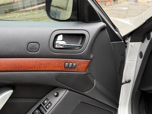 Used 2009 INFINITI G37 Sport w/ Premium Pkg image 33