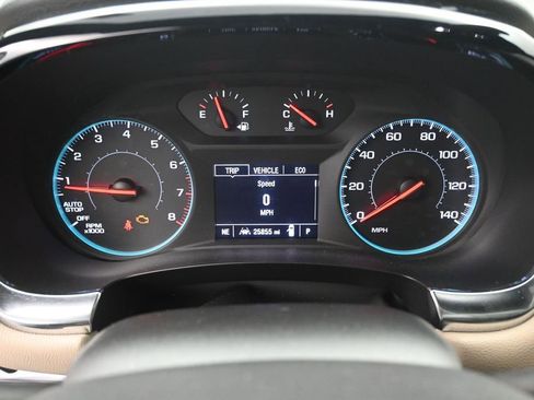 Used 2023 Chevrolet Traverse LS FWD image 11