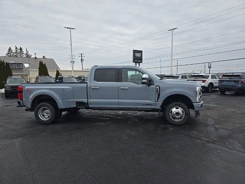 Used 2024 Ford F350 Platinum image 6