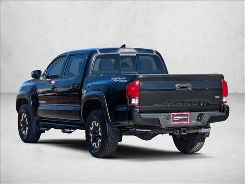Used 2019 Toyota Tacoma TRD Off-Road image 8