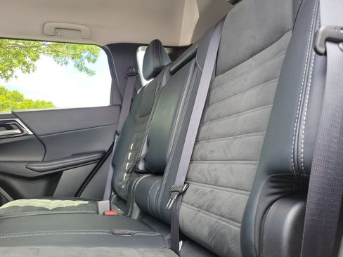 Used 2024 Mitsubishi Outlander SE Black Edition AWD/4WD image 18
