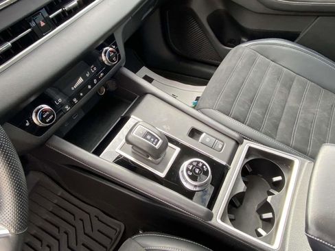 Used 2023 Mitsubishi Outlander SE Black Edition image 19