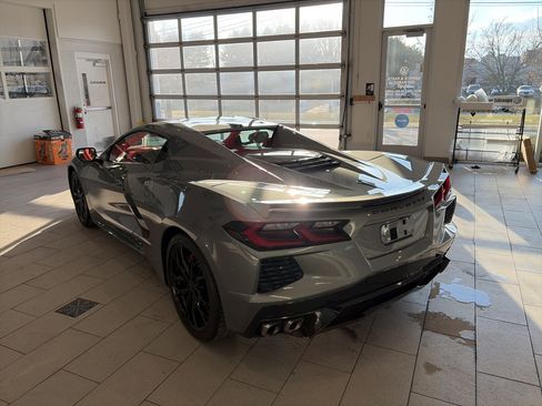 Used 2023 Chevrolet Corvette Stingray Premium Conv w/ Z51 Performance Package image 7