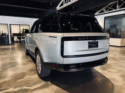 Used 2023 Land Rover Range Rover SE AWD/4WD image 3