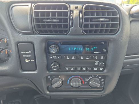 Used 2003 GMC Sonoma SLS RWD image 9