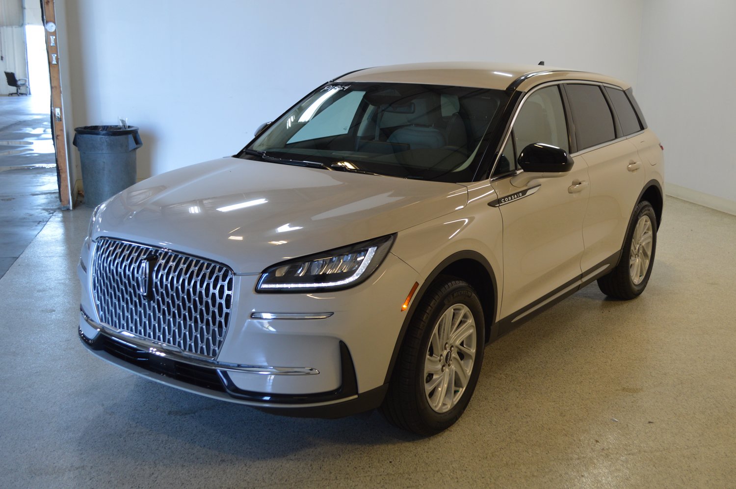 Used 2023 Lincoln Corsair FWD image 7