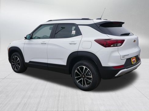 New 2026 Chevrolet TrailBlazer LT w/ Convenience Package AWD/4WD image 2