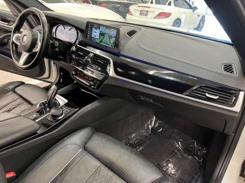Used 2018 BMW M550i xDrive AWD/4WD image 9