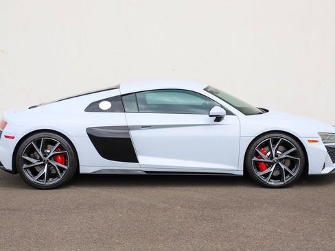 Used 2023 Audi R8 V10 performance RWD image 3