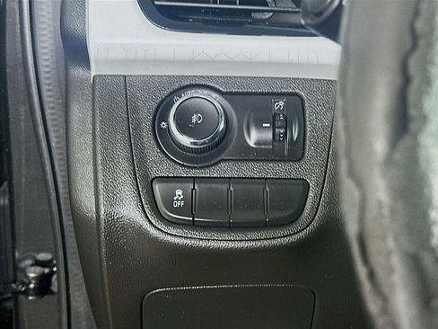 Used 2018 Chevrolet Spark ACTIV image 16