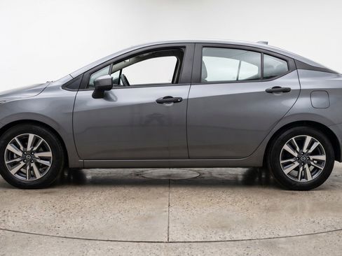 Used 2025 Nissan Versa SV FWD image 5
