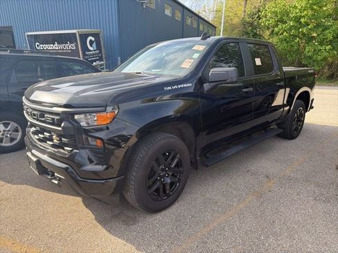 Used 2024 Chevrolet Silverado 1500 Custom AWD/4WD image 2