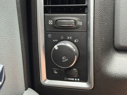 Used 2019 RAM 1500 Big Horn AWD/4WD image 16
