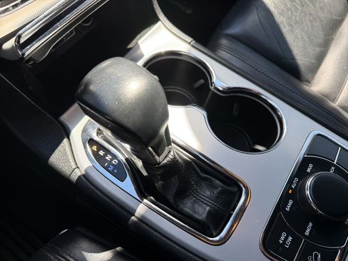 Used 2018 Jeep Grand Cherokee Limited AWD/4WD image 26
