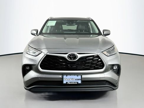 Certified 2026 Toyota Highlander XLE AWD/4WD image 2