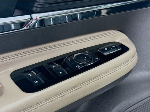 Used 2022 Lincoln Corsair FWD w/ Premium Package image 11