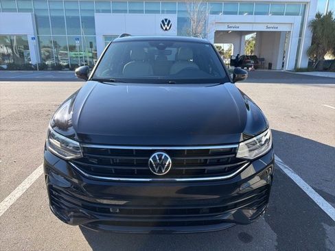 Certified 2023 Volkswagen Tiguan SE R-Line image 3