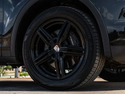 Used 2012 Porsche Cayenne image 48