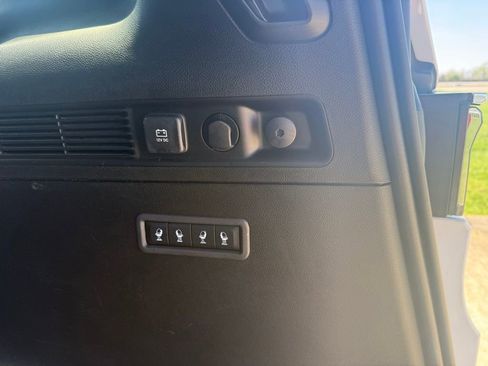 Used 2024 Jeep Wagoneer Series II w/ Flexible Seating Group AWD/4WD image 7