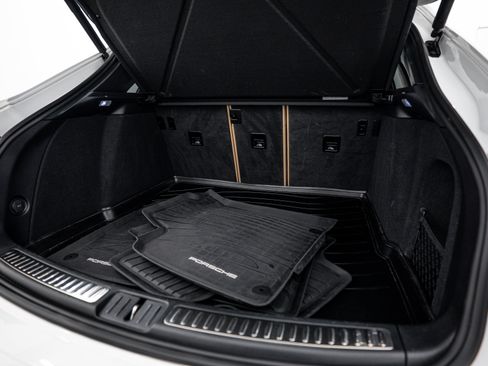 Certified 2023 Porsche Macan AWD/4WD image 26