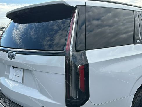 Certified 2022 Cadillac Escalade Sport w/ LPO, ONYX Package image 11