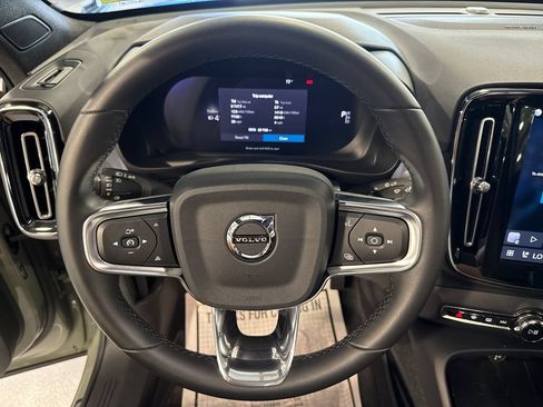 Used 2023 Volvo C40 P8 Recharge Ultimate AWD/4WD image 11