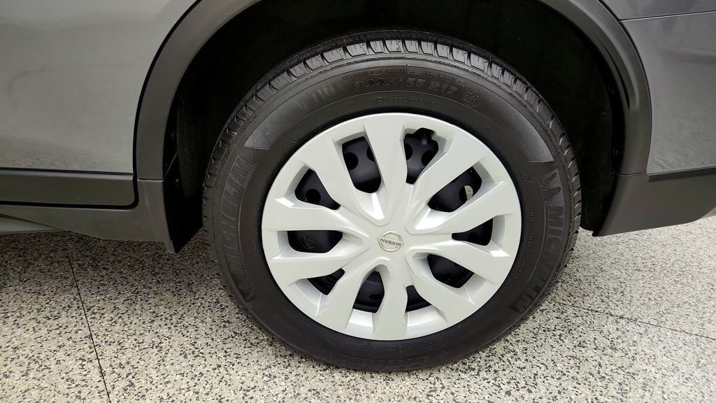 Used 2017 Nissan Rogue S FWD image 9
