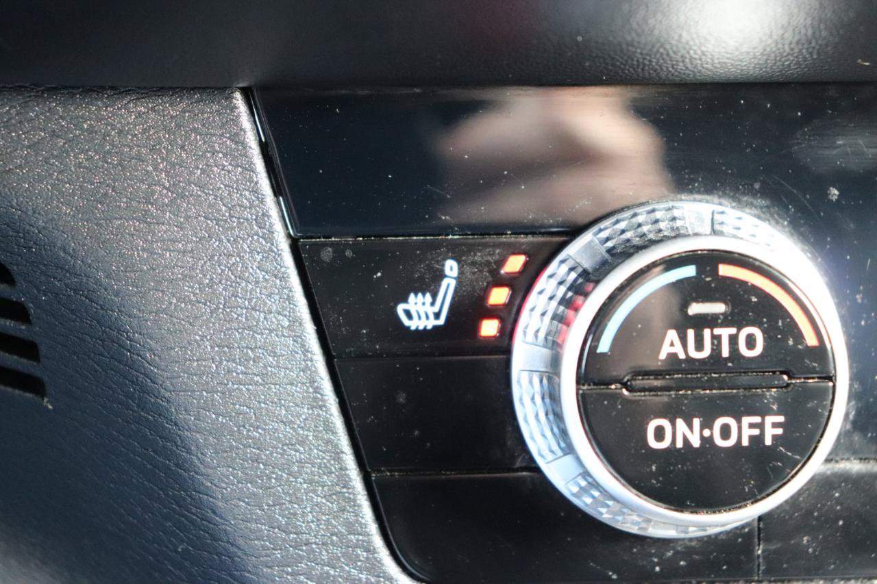 Used 2025 Mitsubishi Outlander SE FWD image 42