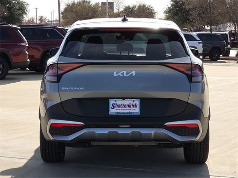 Used 2023 Kia Sportage LX image 7