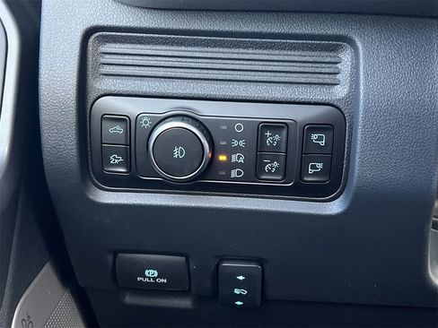 New 2026 Ford F250 Lariat w/ Black Appearance Package image 18