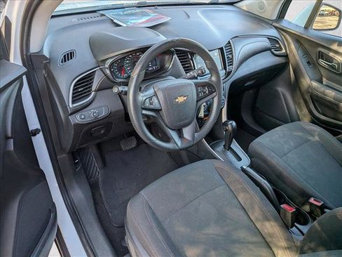 Used 2019 Chevrolet Trax LS w/ Tint and Cruise Package image 10