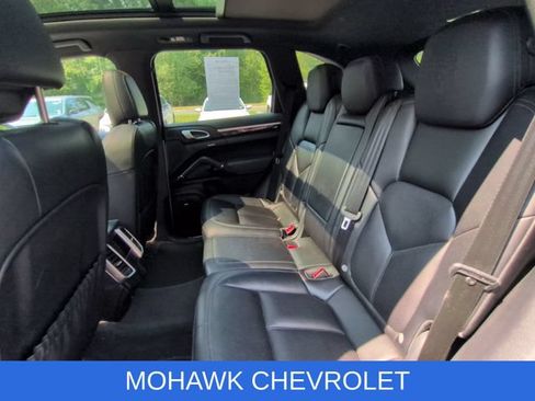 Used 2017 Porsche Cayenne Platinum Edition AWD/4WD image 11