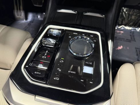 Used 2023 BMW 760i xDrive AWD/4WD image 19