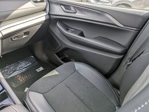 New 2025 Jeep Grand Cherokee L Laredo RWD image 15
