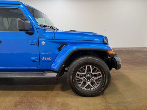 Used 2024 Jeep Wrangler Unlimited Sahara w/ Technology Group AWD/4WD image 30