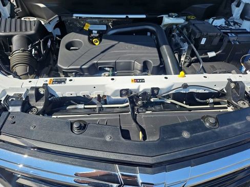 Used 2024 Chevrolet Equinox LT FWD image 21