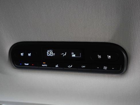 Used 2026 Hyundai Palisade SEL Premium image 16