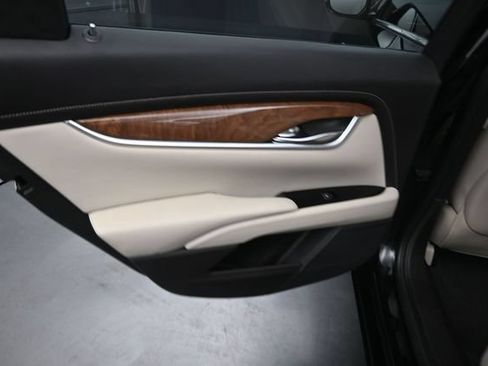 Used 2018 Cadillac XTS Luxury FWD image 16