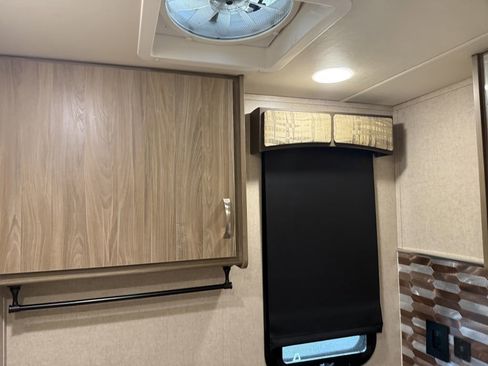 Used 2017 Ford E-450 and Econoline 450 Super Duty w/ Motorhome Prep Package RWD image 65