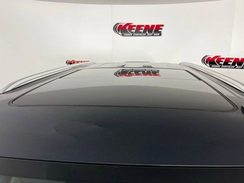 Used 2021 GMC Yukon Denali w/ Denali Premium Package image 8