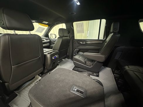 Used 2022 GMC Yukon XL Denali AWD/4WD image 18