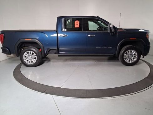 Used 2021 GMC Sierra 2500 Denali w/ Denali Ultimate Package AWD/4WD image 3