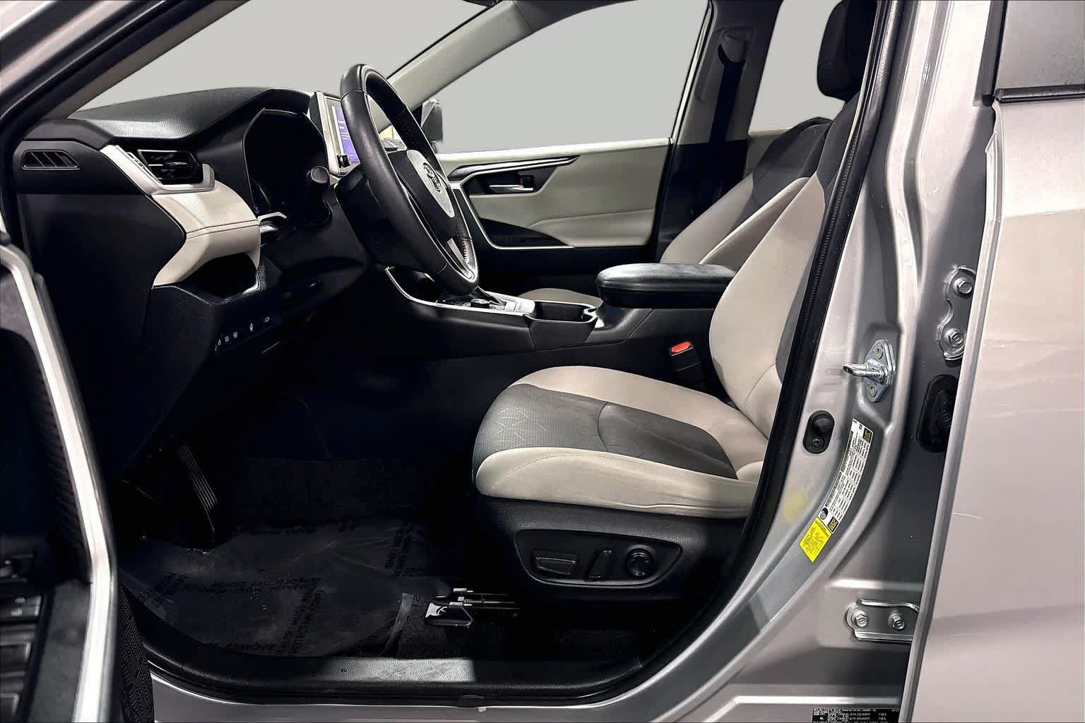 Certified 2024 Toyota RAV4 XLE w/ Convenience Package AWD/4WD image 8