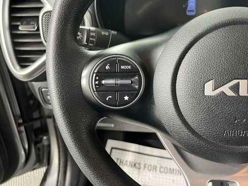 Used 2023 Kia Soul LX w/ Option Group 015 FWD image 17