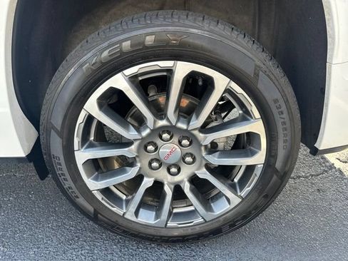 Used 2023 GMC Acadia Denali AWD/4WD image 42