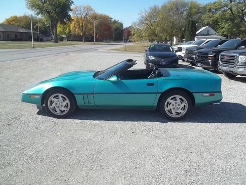 Used 1990 Chevrolet Corvette Convertible RWD image 13