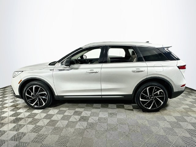 Used 2023 Lincoln Corsair Reserve w/ Equipment Group 201A FWD image 6