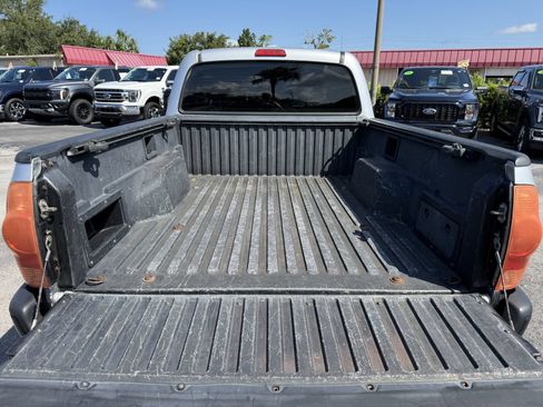 Used 2005 Toyota Tacoma 2WD Regular Cab image 13